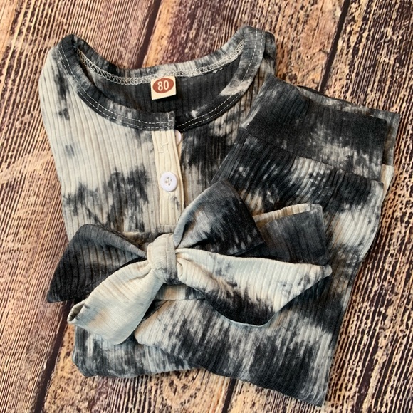 Black & White Tie Dye Outfit - Picture 2 of 2